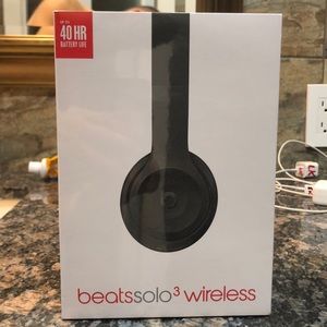 Beats Solo 3 Wireless (Matte Black) Unopened!